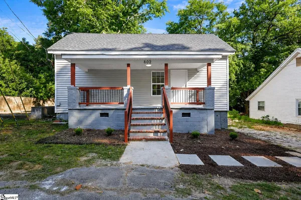 $169,999 | 802 West Hampton Street, Laurens, SC 29360