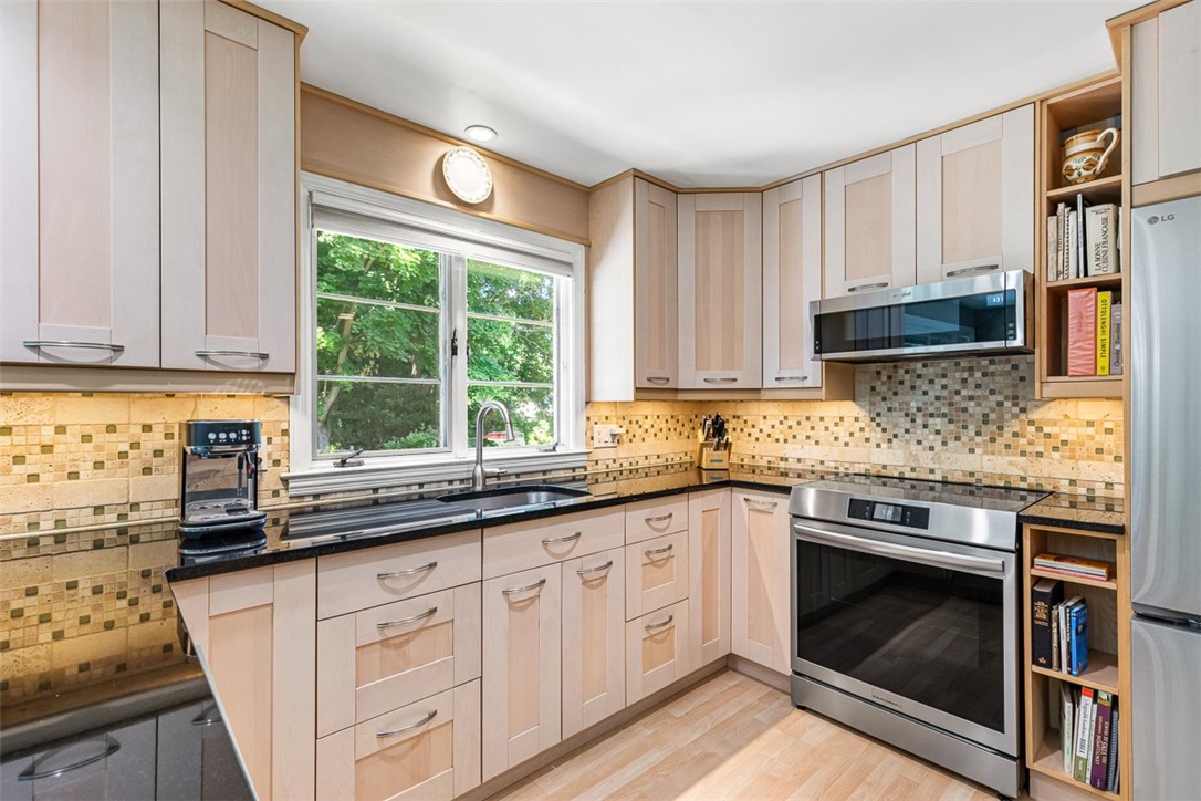 71 Primrose Hill Road Barrington, RI 02806 - Photo 14 of 49
