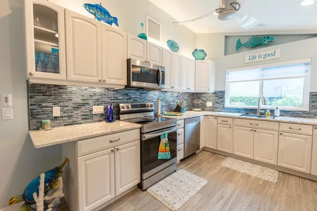 $8,000 | 1945 Michigan Avenue, Englewood, FL 34224