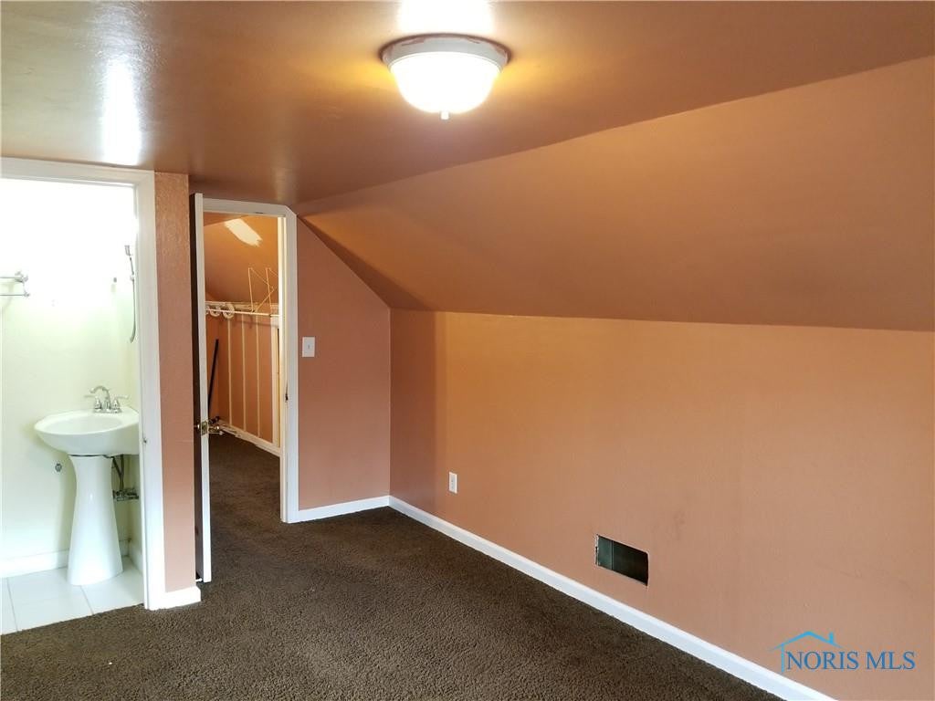 2153 Loxley Road Toledo, OH 43613 - Photo 30 of 45 Gallery Image 30