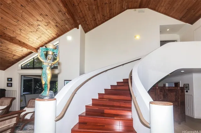 a view of entryway and hall