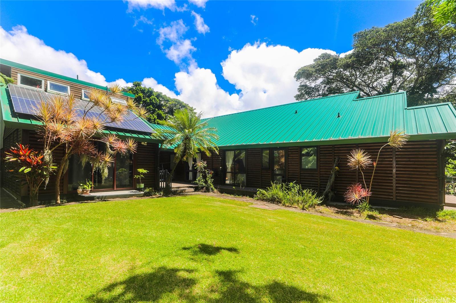 3702 Old Pali Road Honolulu, HI 96817 - Photo 24 of 25 a view of a house with a yard