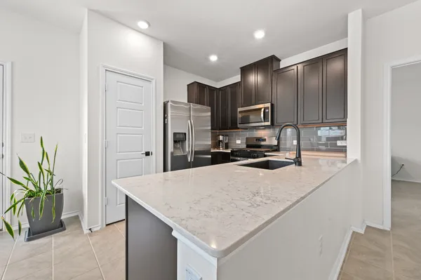 $1,895 | 217 Summit Drive, Lockhart, TX 78644