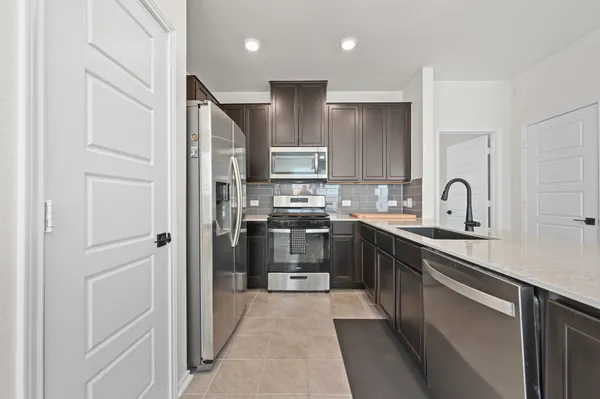 $1,895 | 217 Summit Drive, Lockhart, TX 78644