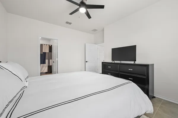 $1,895 | 217 Summit Drive, Lockhart, TX 78644