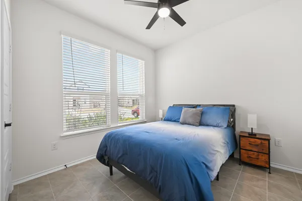 $1,895 | 217 Summit Drive, Lockhart, TX 78644