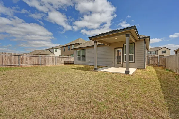 $1,895 | 217 Summit Drive, Lockhart, TX 78644
