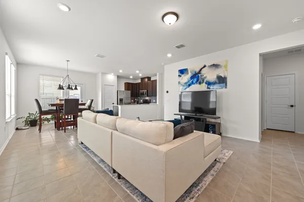 $1,895 | 217 Summit Drive, Lockhart, TX 78644