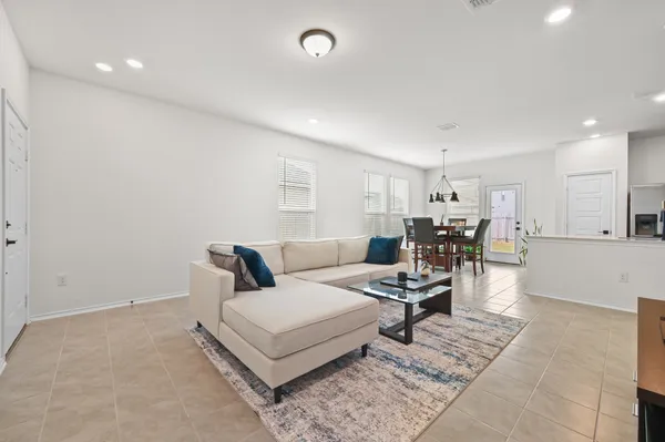 $1,895 | 217 Summit Drive, Lockhart, TX 78644