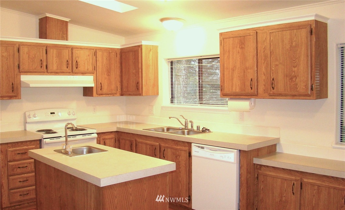 160 Northeast Larson Lake Road Belfair, WA 98528 - Photo 4 of 18 Gallery Image 4