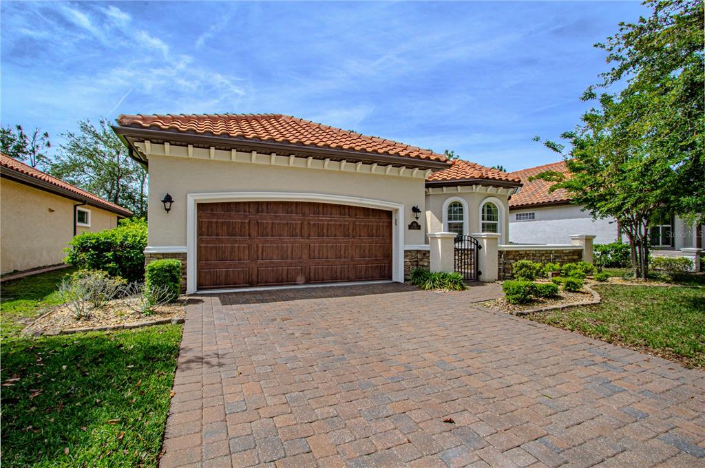 108 Vía Roma Ormond Beach, FL 32174 - Photo 2 of 40