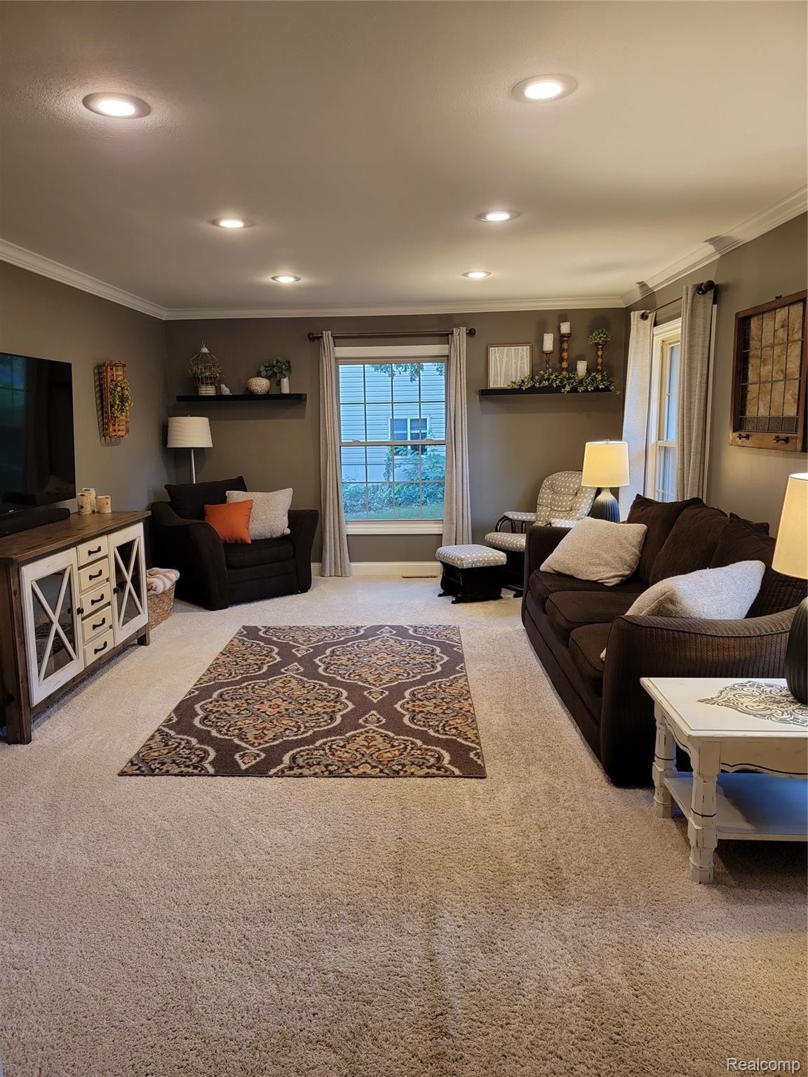 233 Wallace Way Howell, MI 48843 - Photo 23 of 64 Family Room