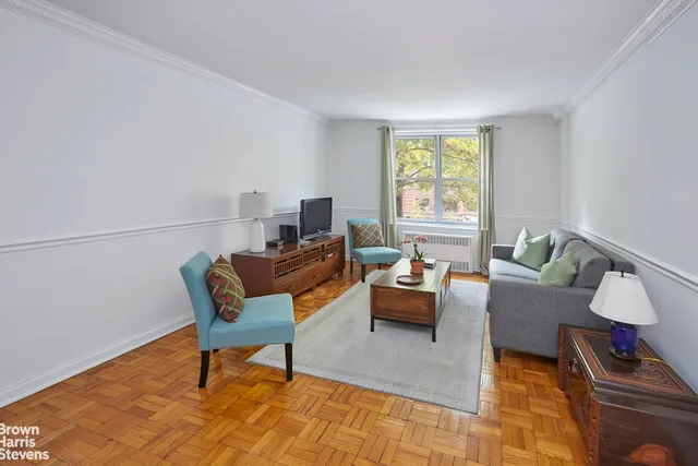 $725,000 | 30 Monroe Place, Unit 1F | Brooklyn Heights