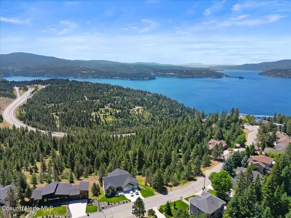 $350,000 | 3740 East Sky Harbor Drive, Coeur D'Alene, ID 83814
