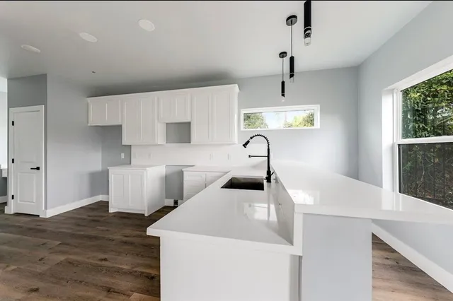 $2,450 | 1113 East Oleander Street, Fort Worth, TX 76104