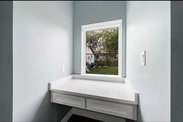 $2,450 | 1113 East Oleander Street, Fort Worth, TX 76104