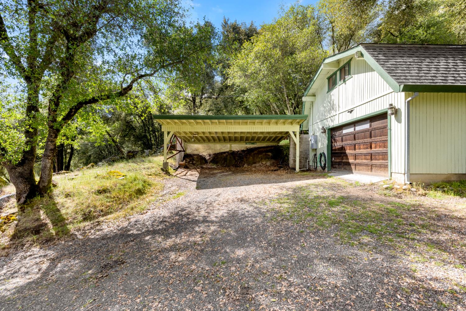 7321 Morning Canyon Road Placerville, CA 95667 - Photo 32 of 39 a view of backyard of a house