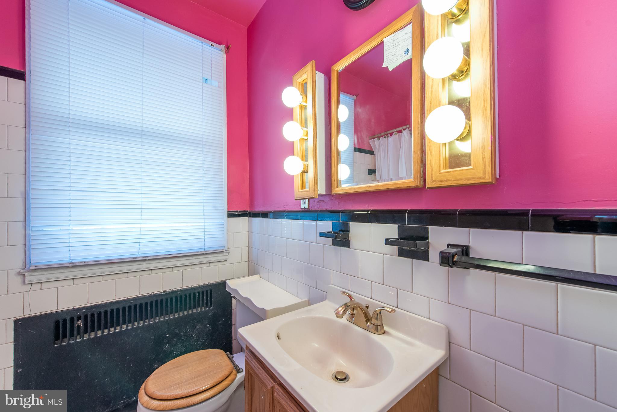 1513 Northwick Road Baltimore, MD 21218 - Photo 20 of 33 Bathroom