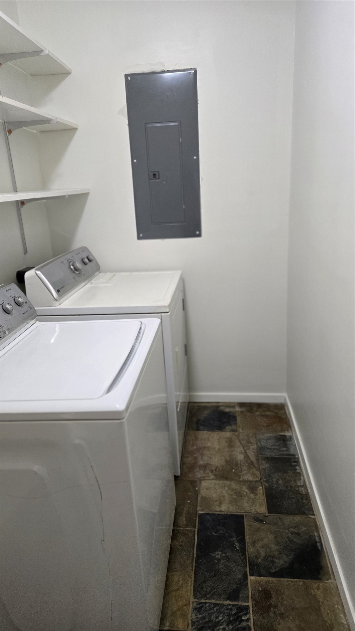 2012 East Lacey Oak Circle Spring, TX 77380 - Photo 17 of 19 Laundry Room