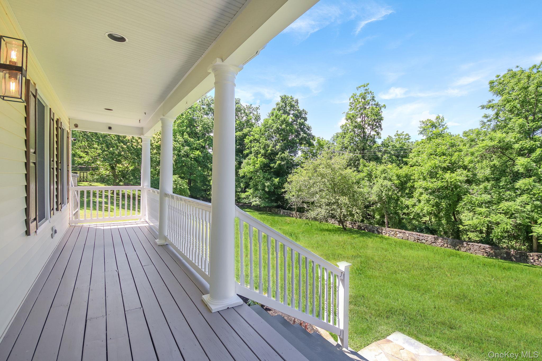 104 Mountain View Road Cortlandt Manor, NY 10567 - Photo 4 of 48