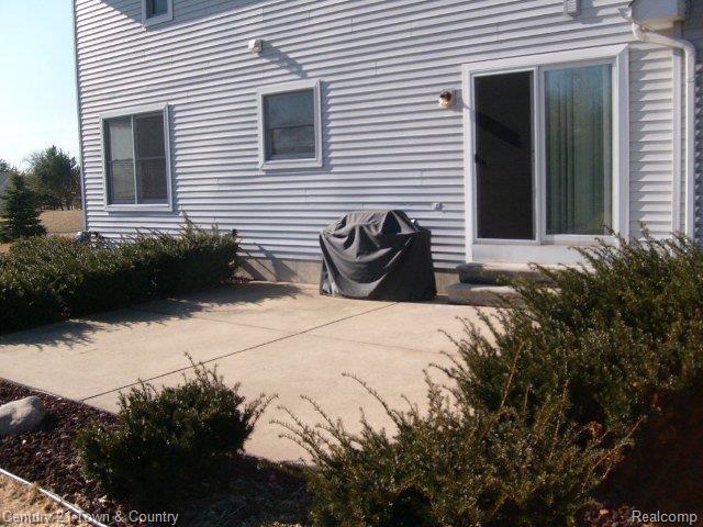 8863 Buchanan Road Brighton, MI 48116 - Photo 16 of 18 Patio