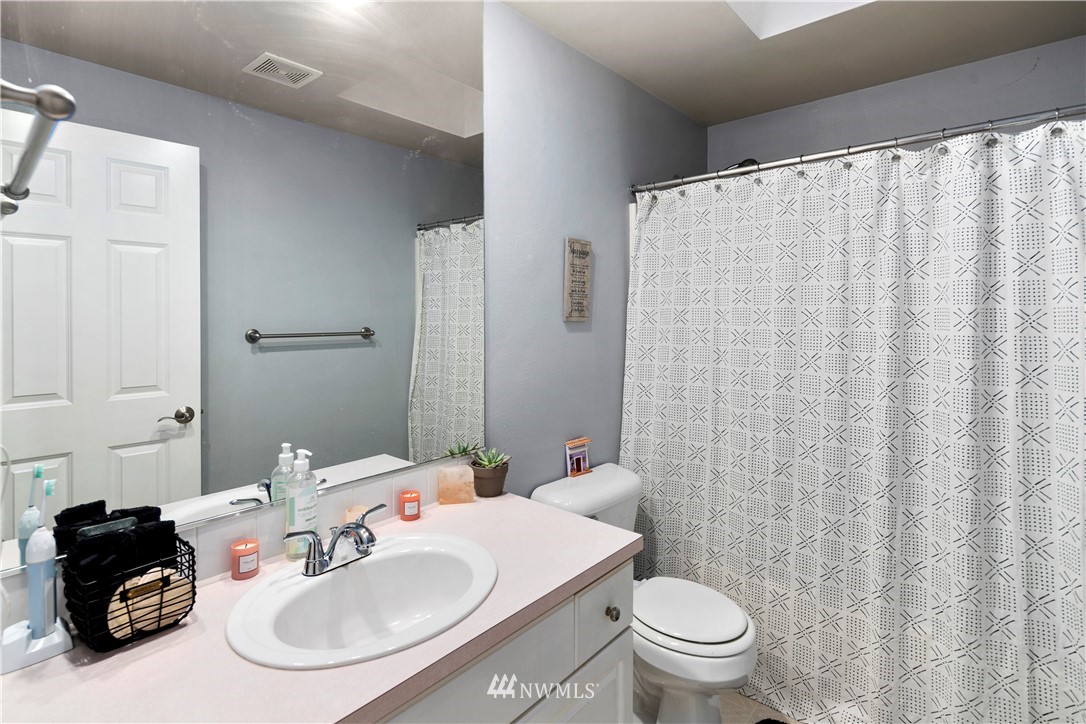 533 Queen Place Northeast Renton, WA 98056 - Photo 13 of 25