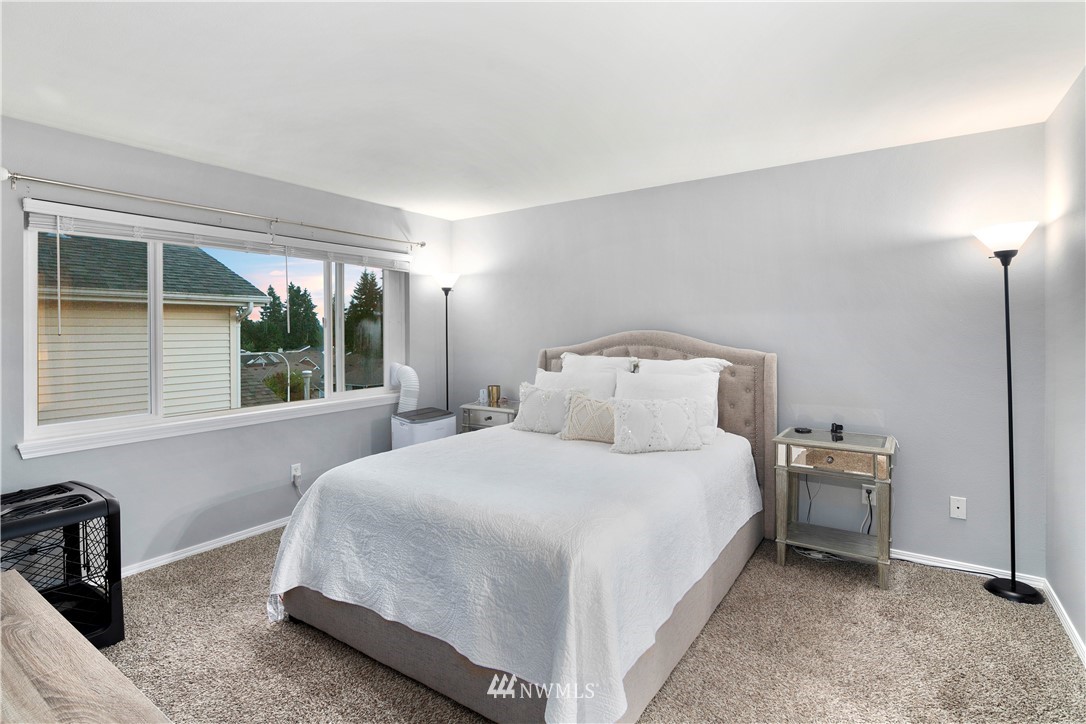 533 Queen Place Northeast Renton, WA 98056 - Photo 14 of 25