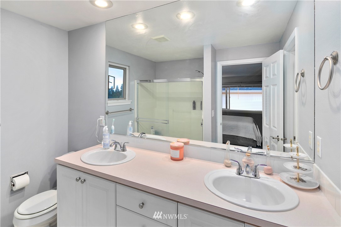 533 Queen Place Northeast Renton, WA 98056 - Photo 16 of 25