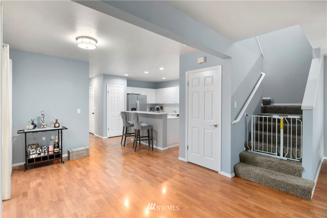 533 Queen Place Northeast Renton, WA 98056 - Photo 6 of 25