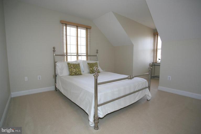 11401 Wild Bramble Way Reston, VA 20194 - Photo 15 of 30 Bedroom #2