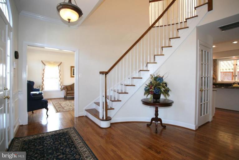 11401 Wild Bramble Way Reston, VA 20194 - Photo 4 of 30 Entrance / Foyer