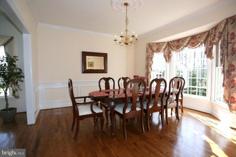 11401 Wild Bramble Way Reston, VA 20194 - Photo 7 of 30 Dining Room
