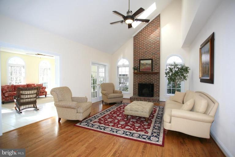 11401 Wild Bramble Way Reston, VA 20194 - Photo 8 of 30 Family Room
