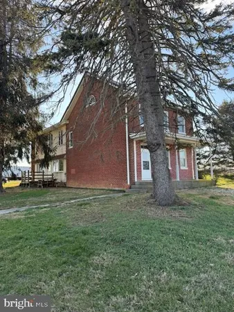 $1,975 | 1718 Clay Hill Road, Greencastle, PA 17225