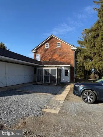 $1,975 | 1718 Clay Hill Road, Greencastle, PA 17225