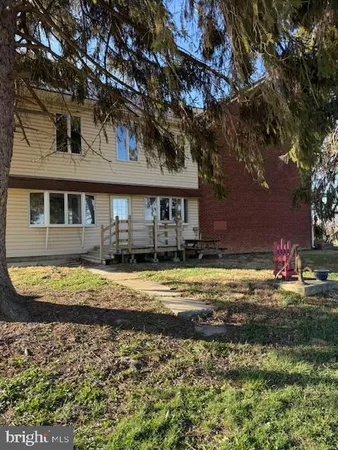 $1,975 | 1718 Clay Hill Road, Greencastle, PA 17225