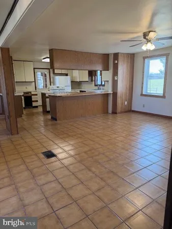 $1,975 | 1718 Clay Hill Road, Greencastle, PA 17225