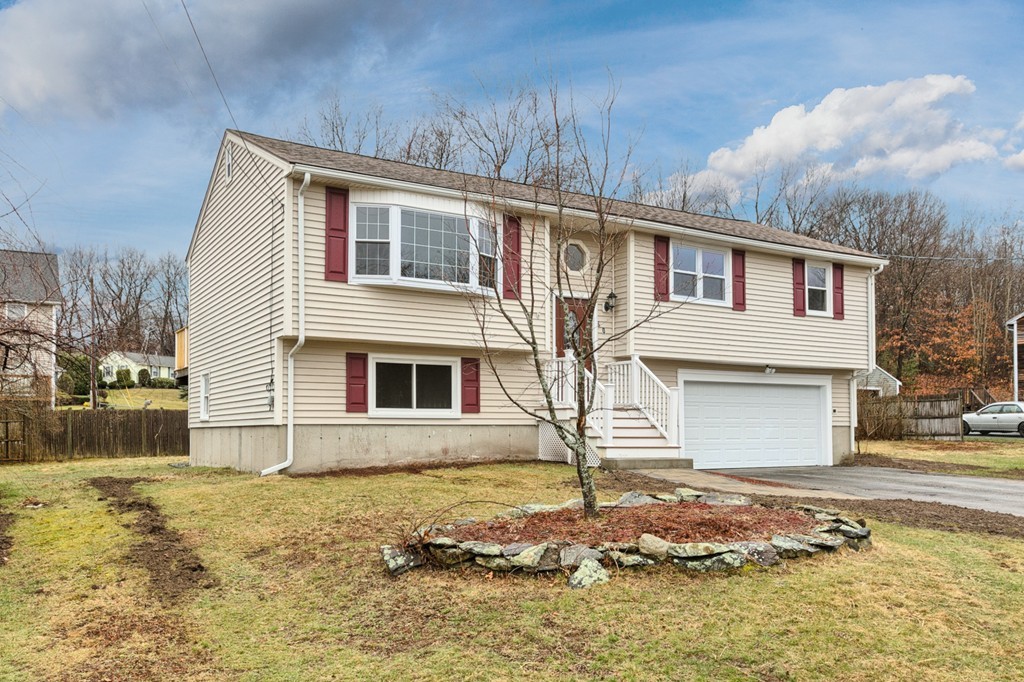 60 Comet Road Methuen, MA 01844 - Photo 1 of 29 Gallery Image 1