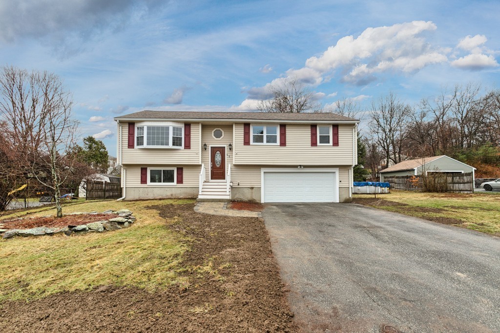 60 Comet Road Methuen, MA 01844 - Photo 2 of 29 Gallery Image 2