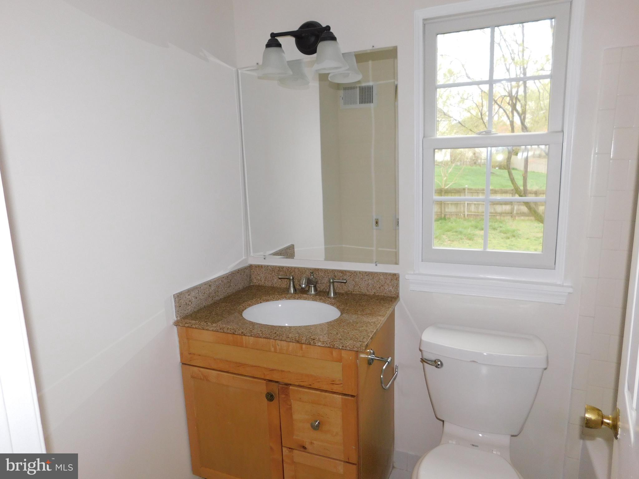 916 Pointer Ridge Drive Gaithersburg, MD 20878 - Photo 16 of 27 Primary BA