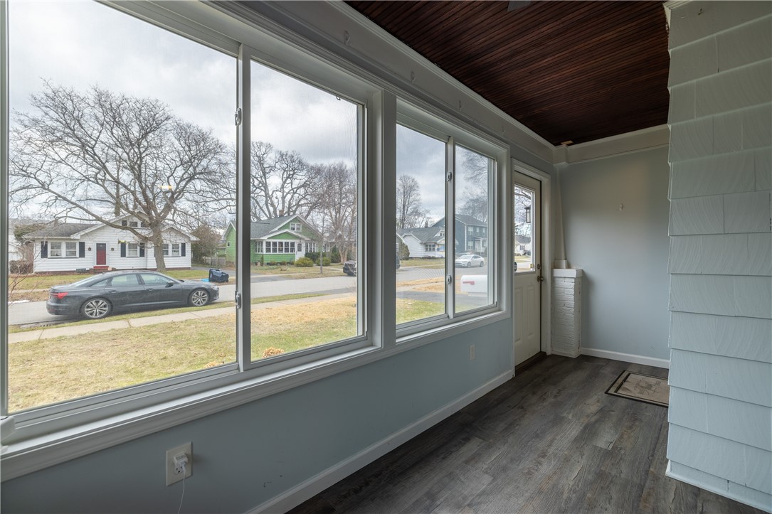 85 Hartsdale Road Irondequoit, NY 14622 - Photo 3 of 41