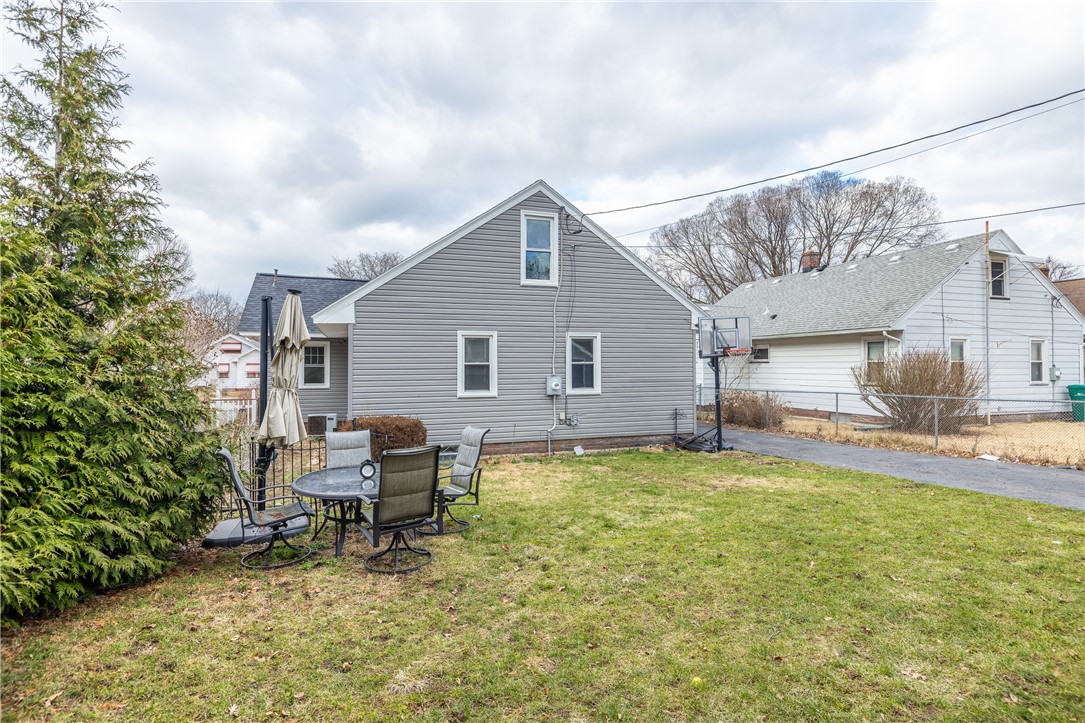 85 Hartsdale Road Irondequoit, NY 14622 - Photo 38 of 41