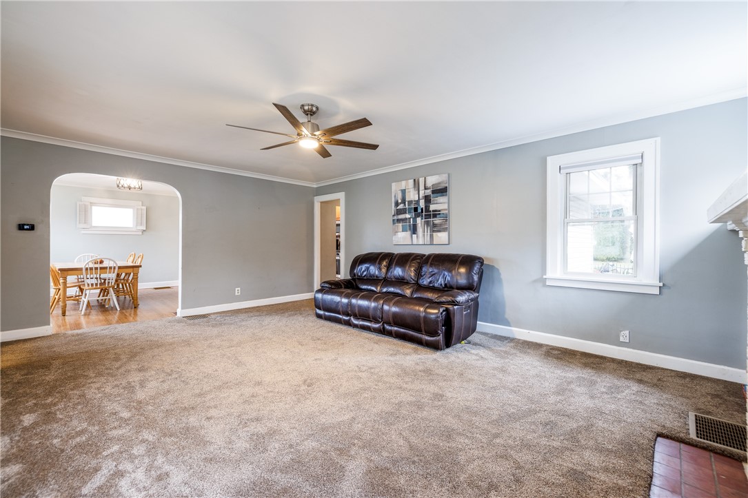 85 Hartsdale Road Irondequoit, NY 14622 - Photo 7 of 41