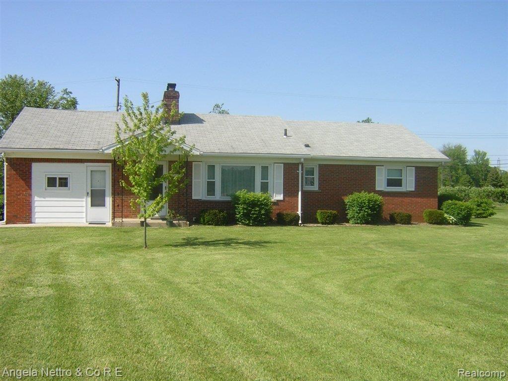 37150 Pennsylvania Road Romulus, MI 48174 - Photo 3 of 17 Front yard