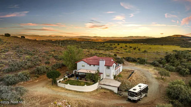 $725,000 | 11150 South Jefferson Street, Mayer, AZ 86333