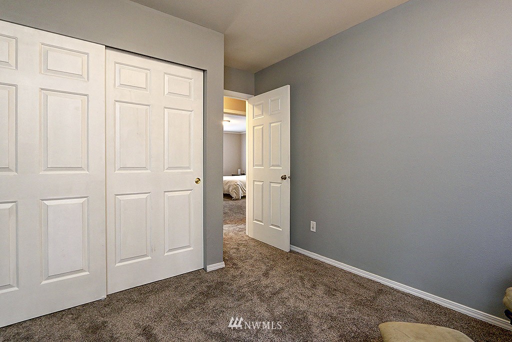 12515 Southeast 96th Place Renton, WA 98056 - Photo 14 of 24