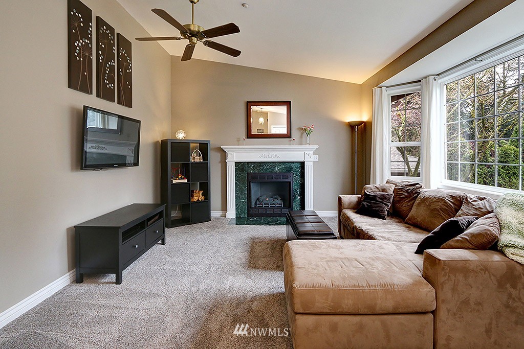 12515 Southeast 96th Place Renton, WA 98056 - Photo 3 of 24