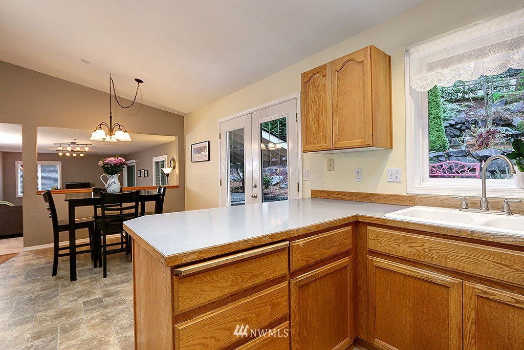 12515 Southeast 96th Place Renton, WA 98056 - Photo 8 of 24