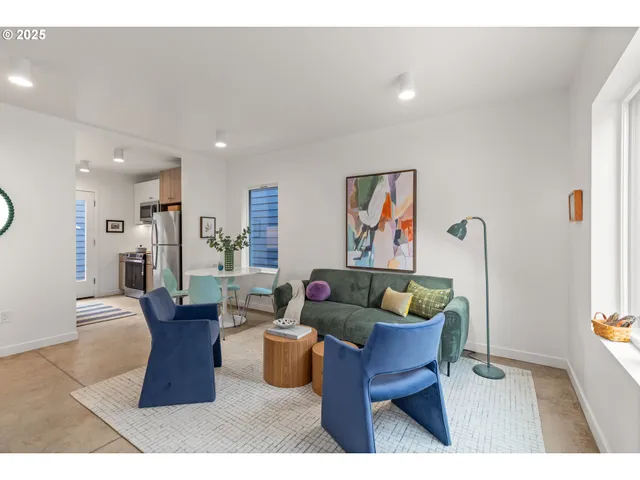 $250,000 | 9995 Southeast Cottage Lane, Unit 10, Milwaukie, OR 97222