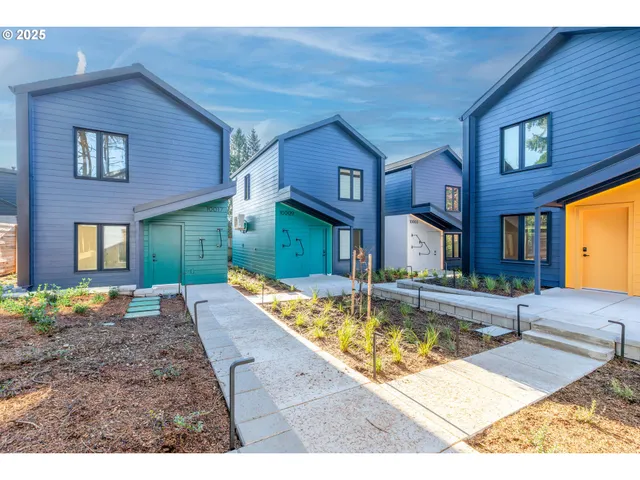 $250,000 | 9995 Southeast Cottage Lane, Unit 10, Milwaukie, OR 97222